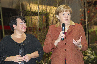 Sharon Dijksma, Angela Merkel