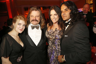 Leslie Mandoki mit Tochter Lara, Christine Neubauer mit Freund José Campos