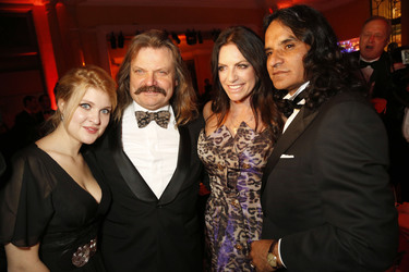 Leslie Mandoki mit Tochter Lara, Christine Neubauer mit Freund José Campos