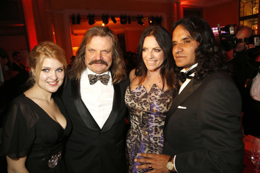 Leslie Mandoki mit Tochter Lara, Christine Neubauer mit Freund José Campos