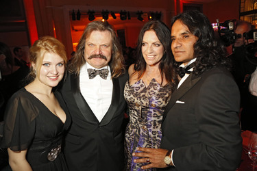 Leslie Mandoki mit Tochter Lara, Christine Neubauer mit Freund José Campos