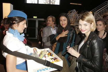 Rebeccca Mir, Luisa Hartema