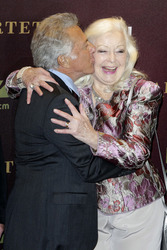 Dustin Hoffman, Gwyneth Jones