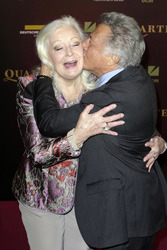 Gwyneth Jones, Dustin Hoffman