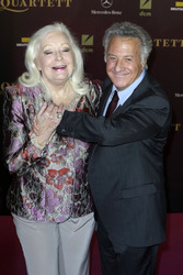 Gwyneth Jones, Dustin Hoffman