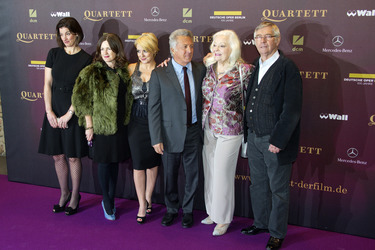 Lucy Bevan, Finola Dwyer, Sheridan Smith, Dustin Hoffman, Gwyneth Jones, Tom Courtenay