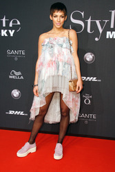 Alina Süggeler (Frida Gold)