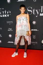 Alina Süggeler (Frida Gold)