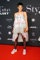 Alina Süggeler (Frida Gold)