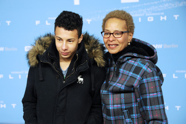 Jocelyn B. Smith mit Sohn Jonathan