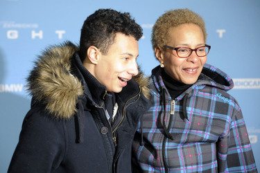 Jocelyn B. Smith mit Sohn Jonathan