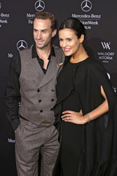 Joseph Fiennes, Maria Dolores Dieguéz