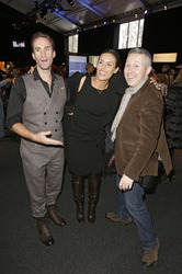 Joseph Fiennes, Maria Dolores Diéguez mit Pressfotografen