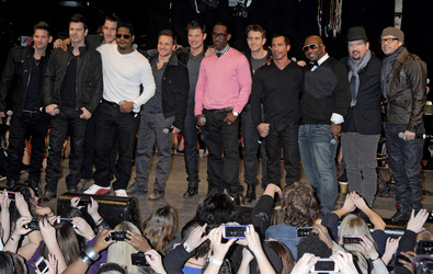 Jeff Timmons, Jordan Knight, Jonathan Knight, Nathan Morris, Drew Lachey, Nick Lachey, Shawn Stockman, Joey McIntyre, Danny Wood, Wanya Morris, Justin Jeffre, Donnie Wahlberg