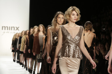 Luisa Hartema mit Models