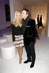 Gedeon Burkhard mit Freundin Anika Bormann