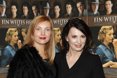 Nadja Uhl, Iris Berben