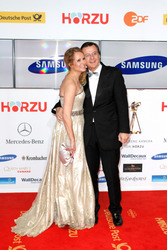 Katja Burkard, Hans Mahr