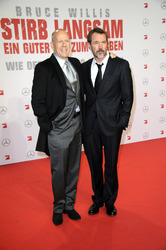 Bruce Willis, Sebastian Koch