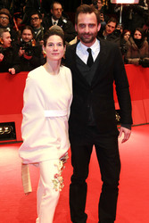 Bibiana Beglau mit Begleitung