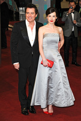 Jessica Raine mit Begleitung