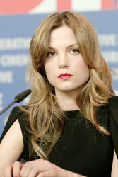 Sylvia Hoeks