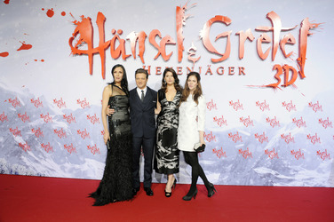 Famke Janssen, Jeremy Renner, Gemma Arterton, Pihla Viitala