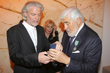 Hermann Bühlbecker, Mario Adorf