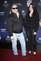 Claude-Oliver Rudolph mit Begleitung