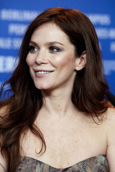Anna Friel