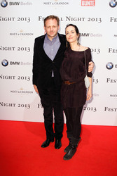 Samuel Finzi mit Gattin