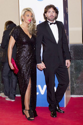 Antonio Garrido mit Begleitung