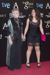 Pilar Bardem mit Begleitung