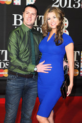 Paddy McGuinness mit Begleitung