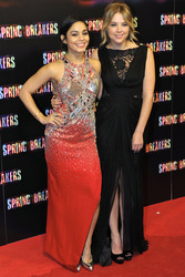 Vanessa Hudgens, Ashley Benson