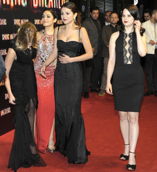 Ashley Benson, Vanessa Hudgens, Selena Gomez, Rachel Korine