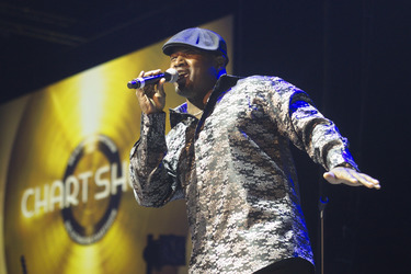 Claude Woods (Earth Wind & Fire Experience feat. Al McKay Allstars)