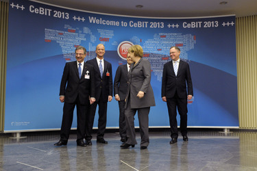 Dieter Kempf, Thomas Enders, Donald Tusk, Angela Merkel, Stephan Weil