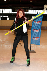 'Wir gegen Dir - On ice!' Eishockeyspiel, Berlin