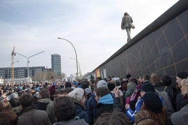 David Hasselhoff protestiert gegen Abbau der Berliner Mauer