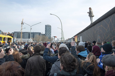 David Hasselhoff protestiert gegen Abbau der Berliner Mauer
