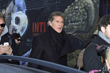 David Hasselhoff protestiert gegen Abbau der Berliner Mauer