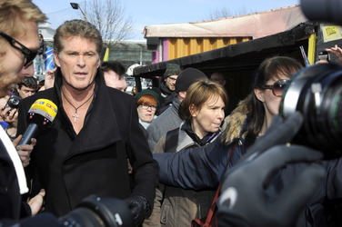 David Hasselhoff protestiert gegen Abbau der Berliner Mauer