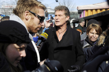 David Hasselhoff protestiert gegen Abbau der Berliner Mauer
