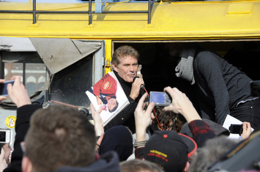 David Hasselhoff protestiert gegen Abbau der Berliner Mauer