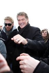 David Hasselhoff protestiert gegen Abbau der Berliner Mauer