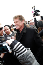 David Hasselhoff protestiert gegen Abbau der Berliner Mauer