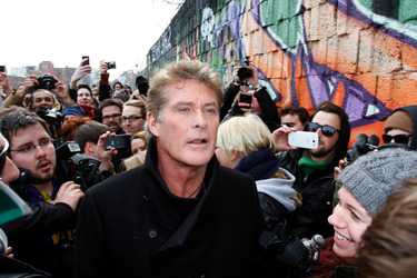 David Hasselhoff protestiert gegen Abbau der Berliner Mauer