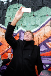 David Hasselhoff protestiert gegen Abbau der Berliner Mauer