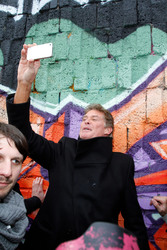 David Hasselhoff protestiert gegen Abbau der Berliner Mauer